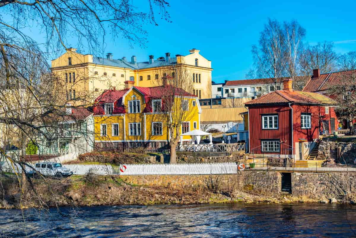 Gammal bebyggelse med länsfängelset i bakgrunden | Foto: Pavel "Trabantos" Dudek