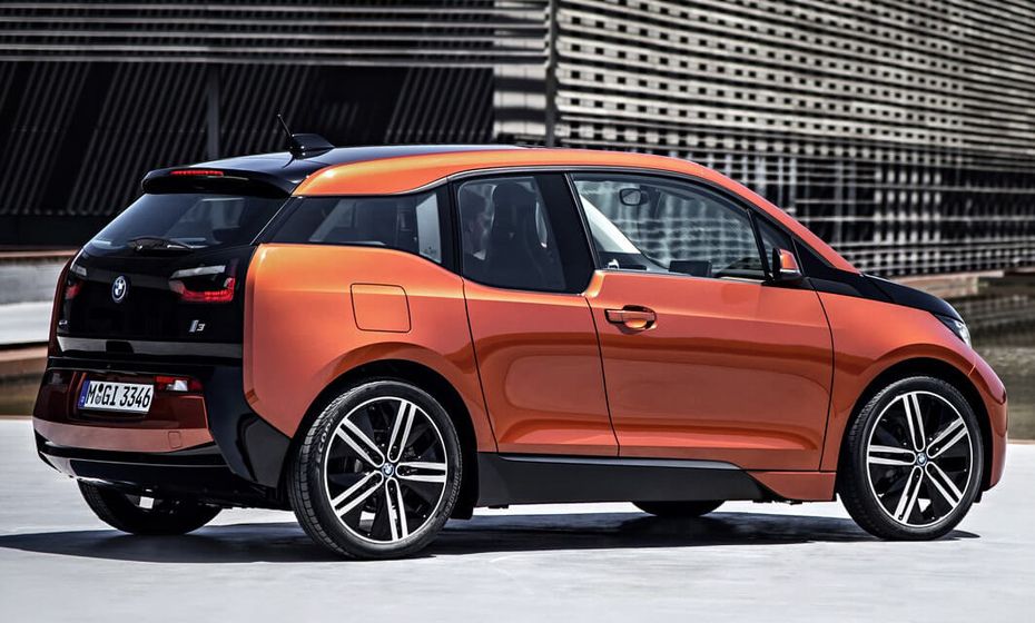 Bilden visar en bil av märket BMW i3