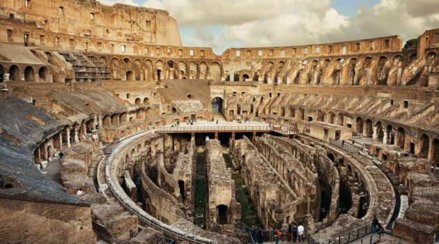 Interiör av Colosseum i Rom