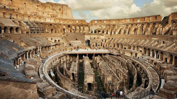 Interiör av Colosseum i Rom
